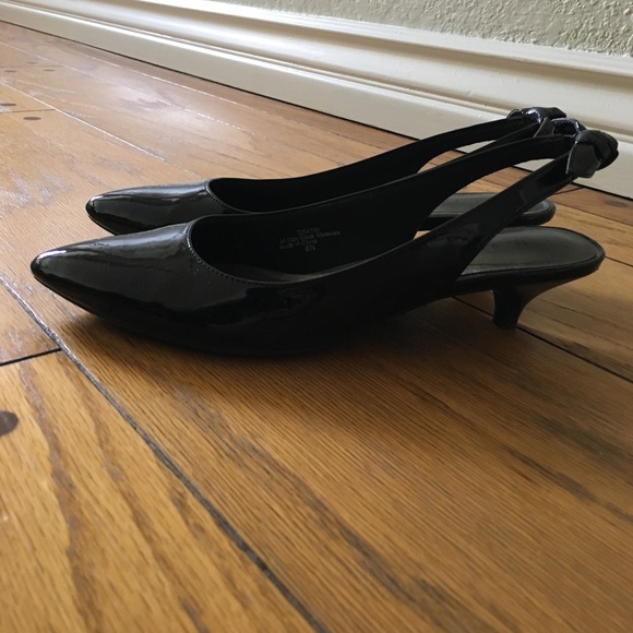 Kelly & Katie Piper Pumps - Picture 3 of 6