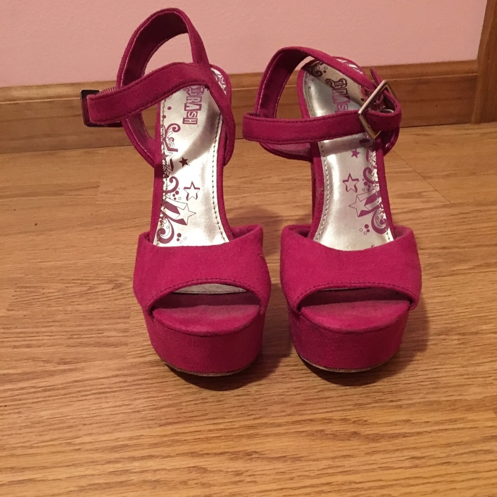 Pink pumps - Picture 2 of 2