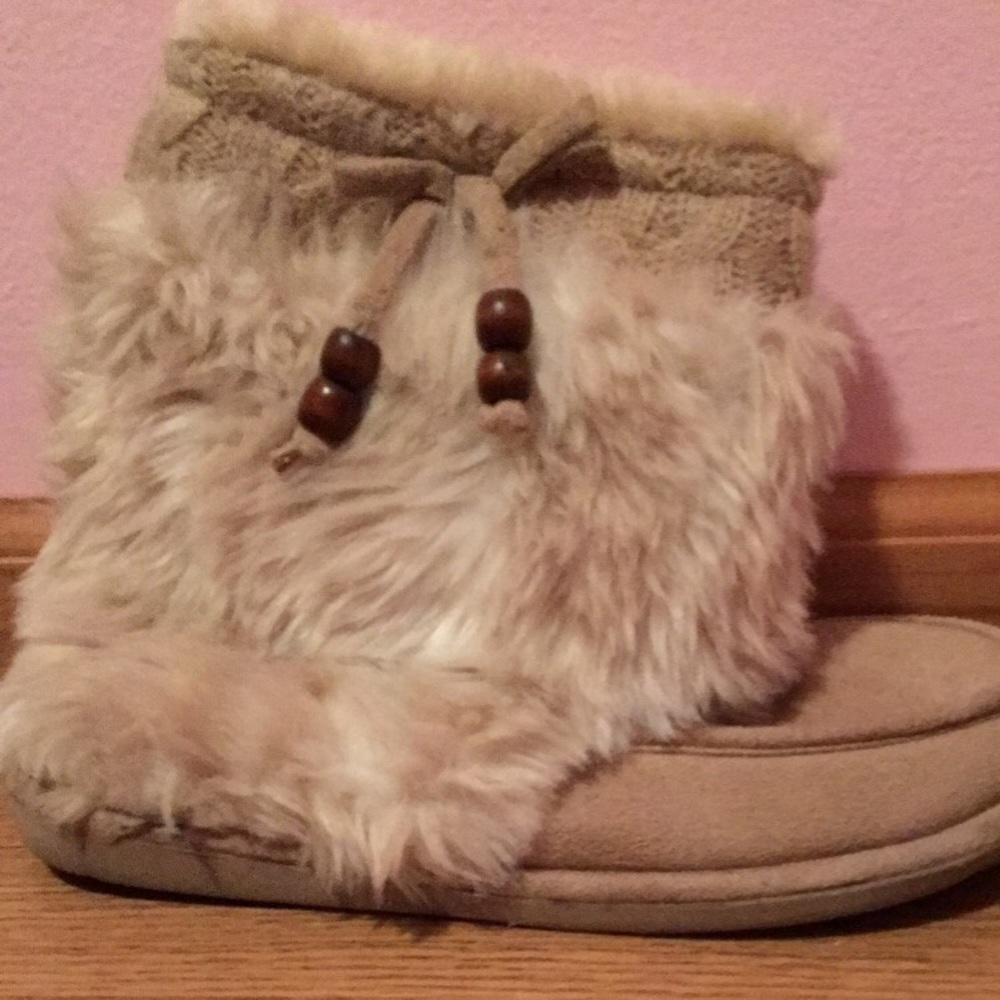 Mocasin boots