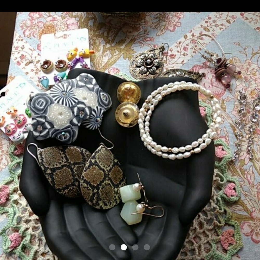 Whole lotta jewelry