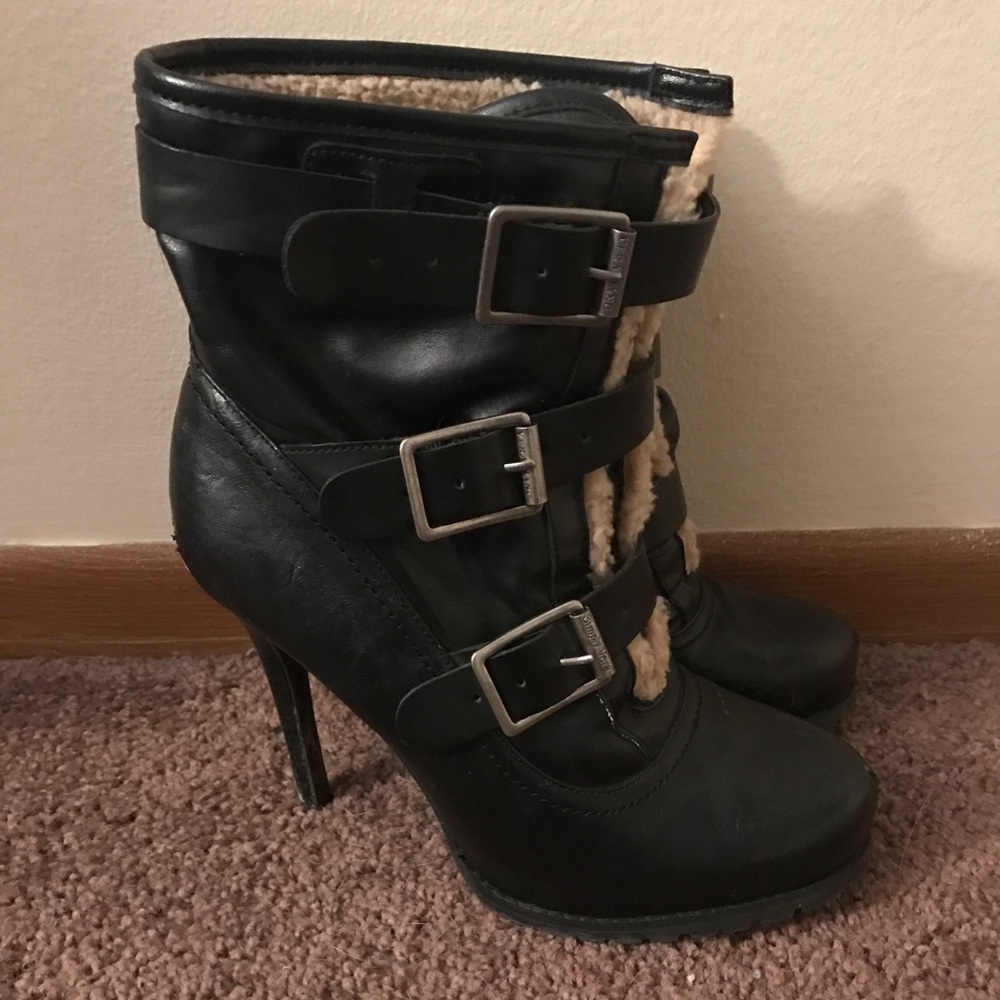 🔥 Simply Vera Wang Heeled Boots 🔥