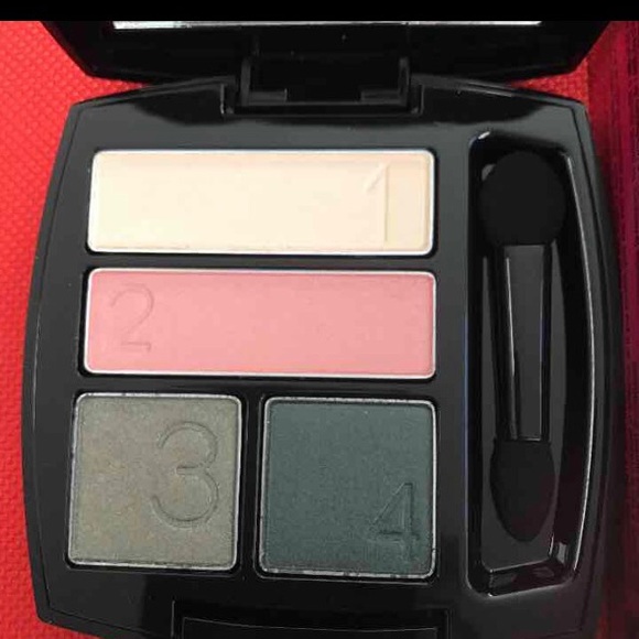 Avon Eyeshadow - Picture 1 of 4