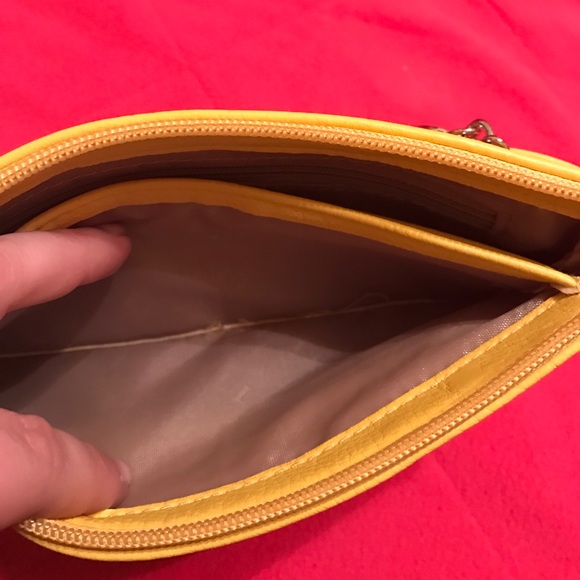 Elle Yellow Clutch - Picture 5 of 8