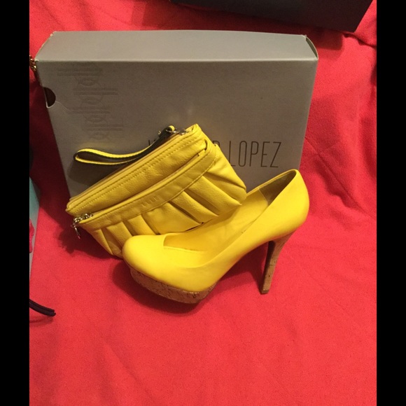 Elle Yellow Clutch - Picture 8 of 8