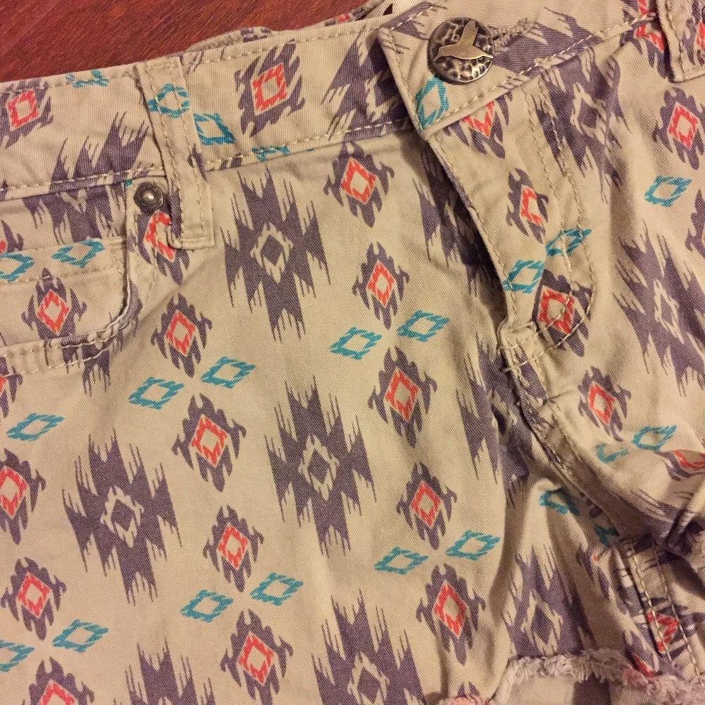 Aztec Shorts - Picture 3 of 3