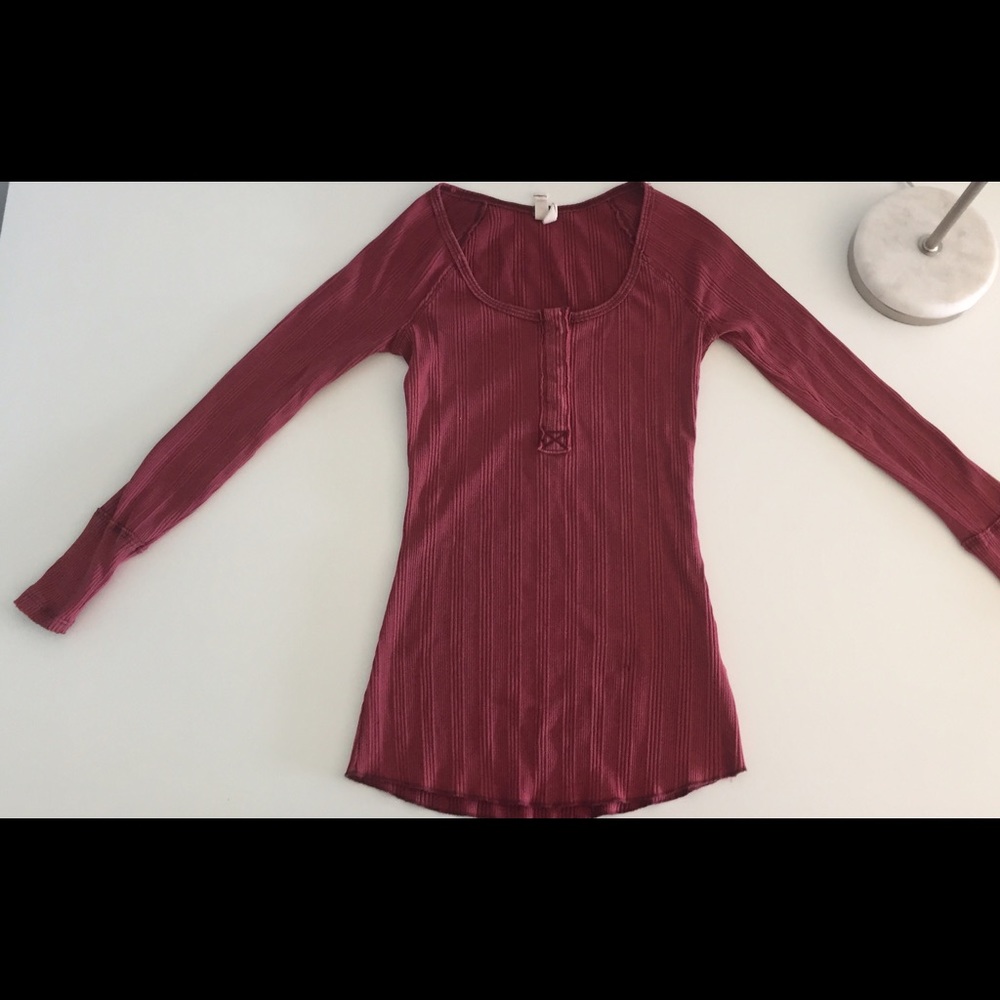 Long sleeve deep red shirt
