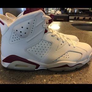 Air Jordan 6 Retro 'Maroon' size 10.5