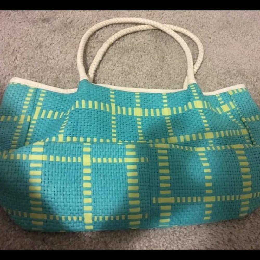 Blue straw tote 👜