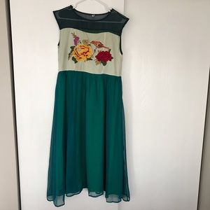 🚫SOLD LOCALLY🚫 Boutique spring dress