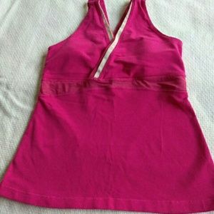 Lululemon  Women pink built-in bra top. Size10