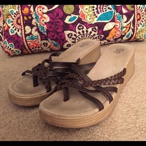 So brand Leather Strappy Wedge Sandals 9.5/10