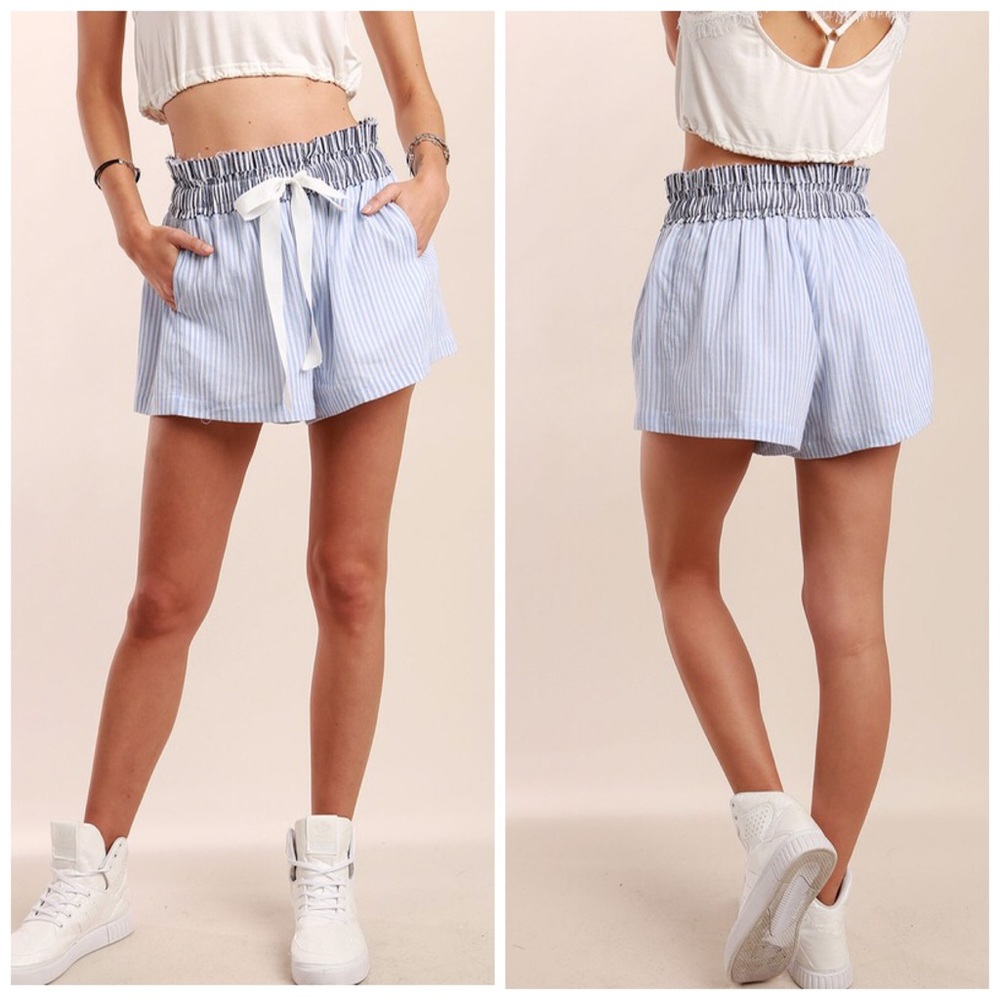 🥰LAST Adorable Smocked Raw Edge High Waist Shorts - Picture 2 of 2