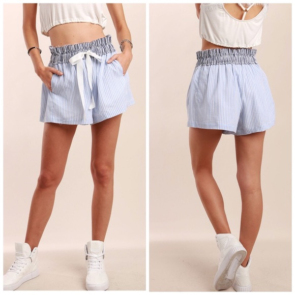 🥰LAST Adorable Smocked Raw Edge High Waist Shorts - Picture 2 of 2