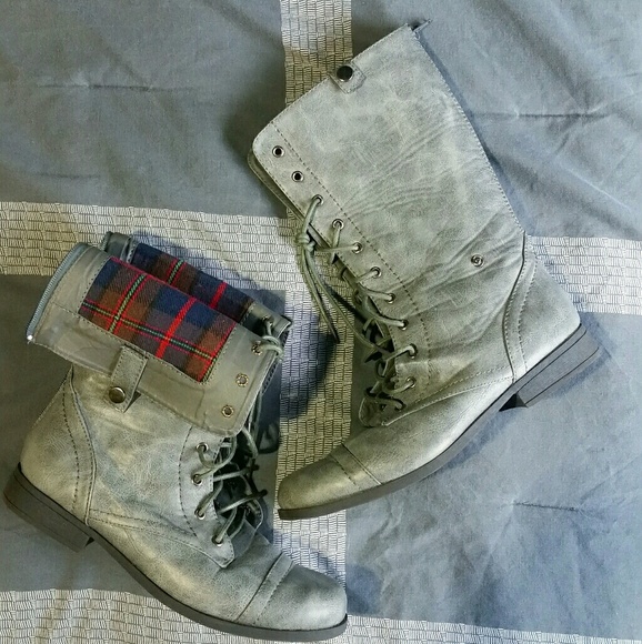 Grey zippup/laceup boots - Picture 1 of 4