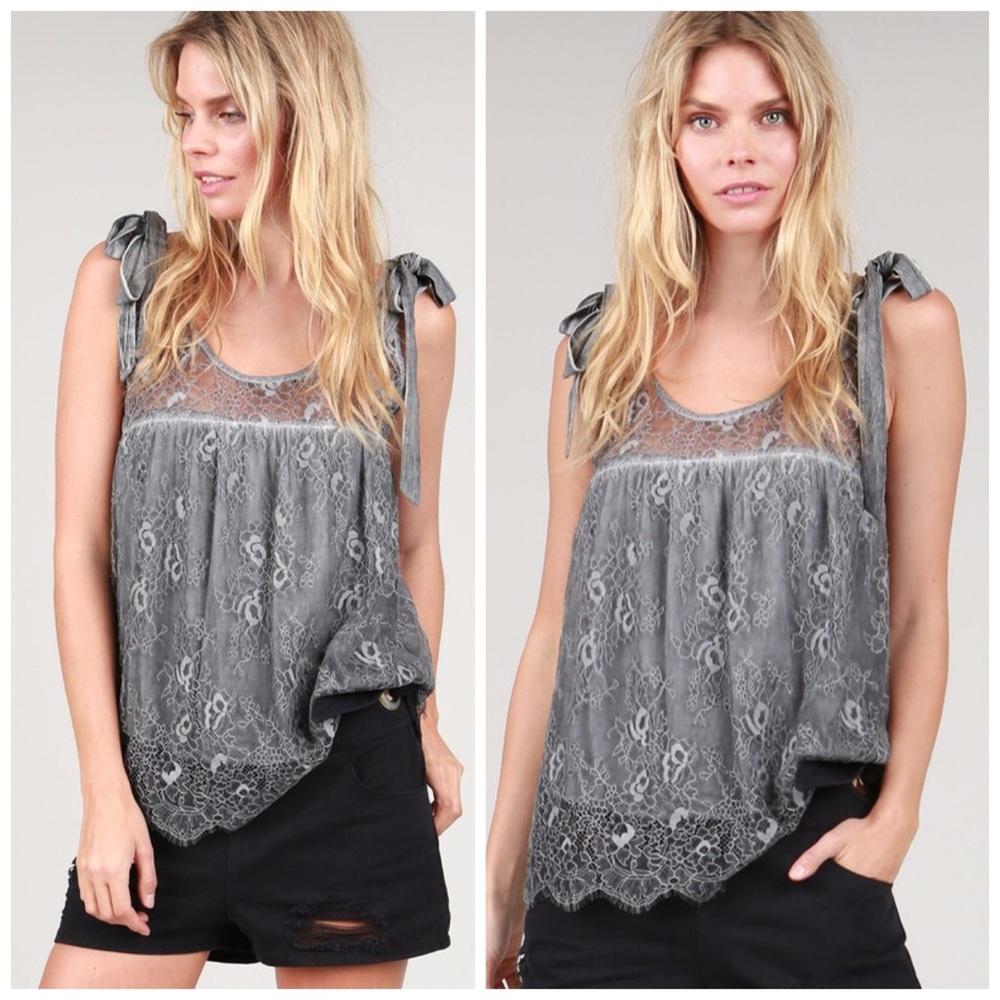 SUMMER CLEARANCE 💕Eyelash laced top w/ tie detail - Picture 1 of 3