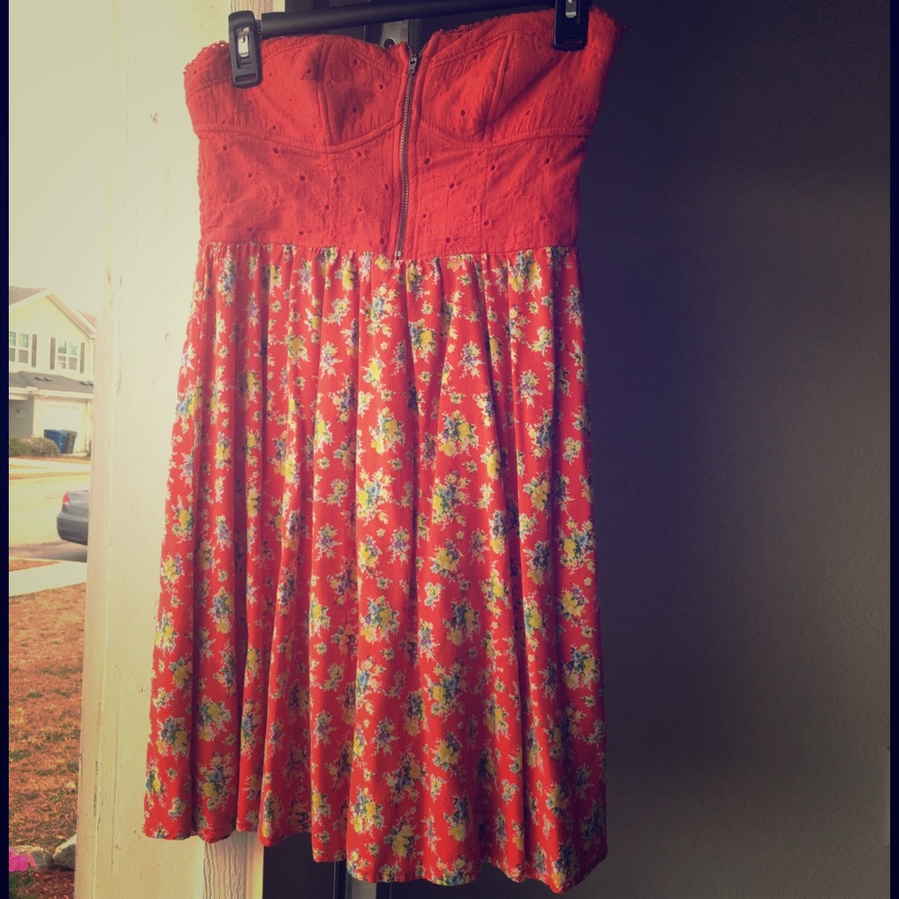 Flowy Strapless Summer Dress