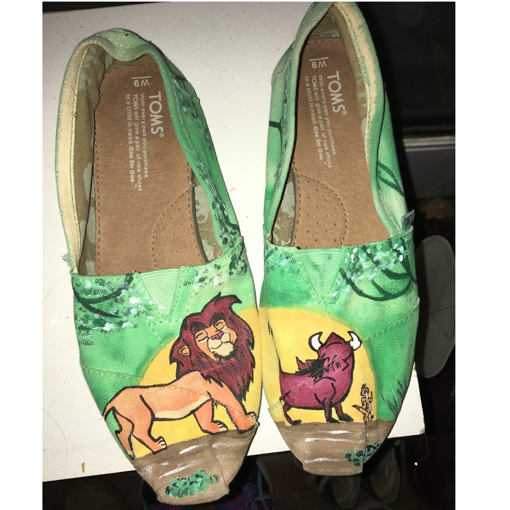 Handpainted Lion King Toms