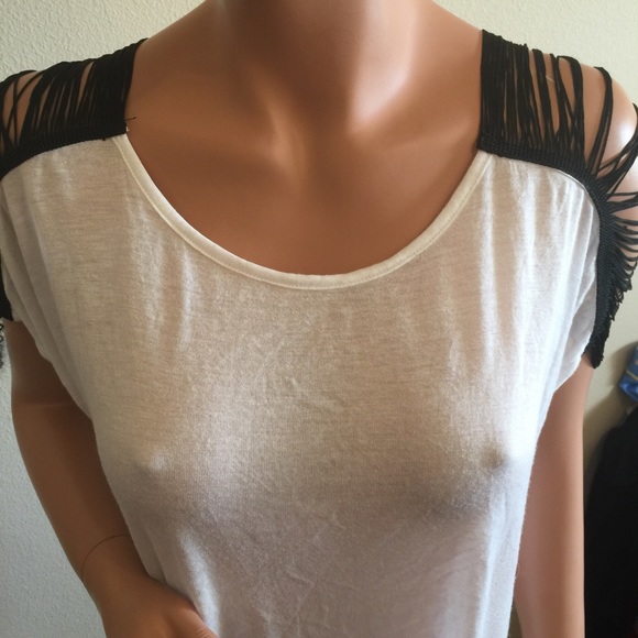 😘😘SOLD🤣🤣One Clothing Top - Picture 2 of 6