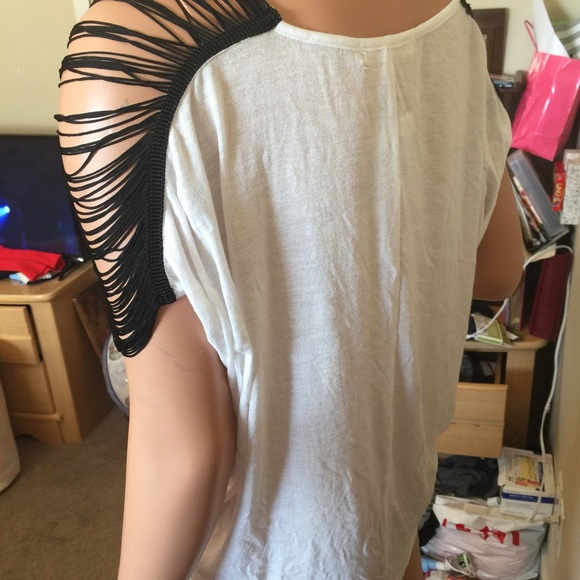 😘😘SOLD🤣🤣One Clothing Top - Picture 4 of 6