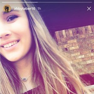 Meet your Posher, Abigail