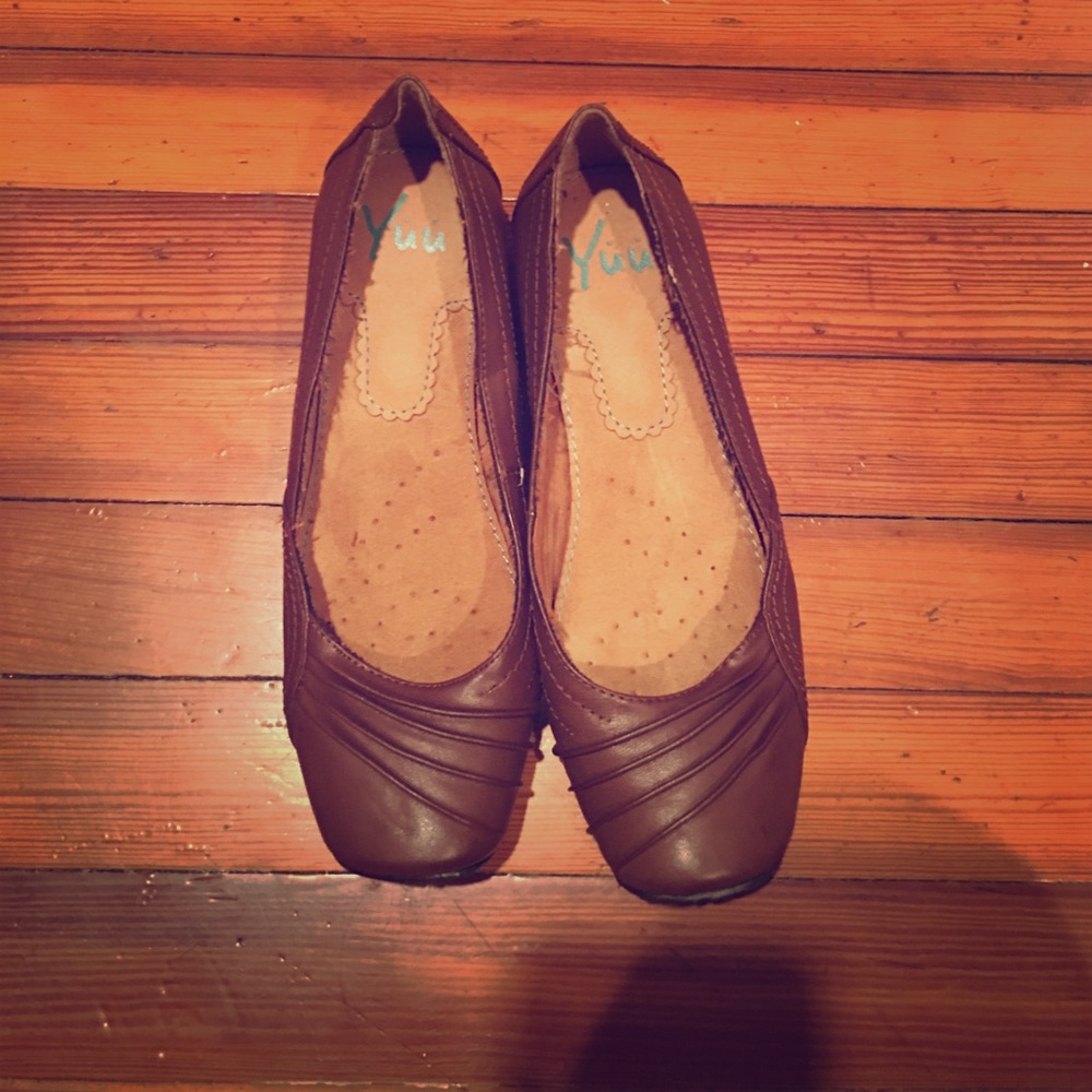 Brown Yüü flats