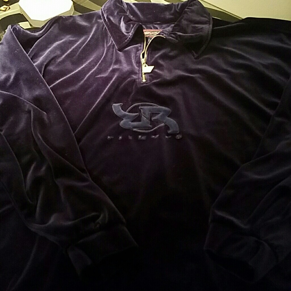 Valour Pullover - Picture 2 of 3