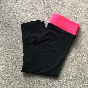 VS Pink Capri yoga pants