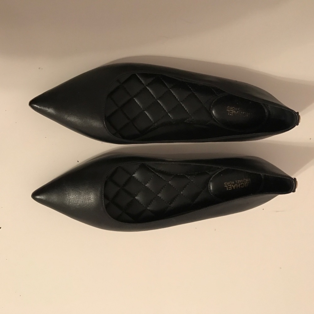 Black Michael Kors flats leather