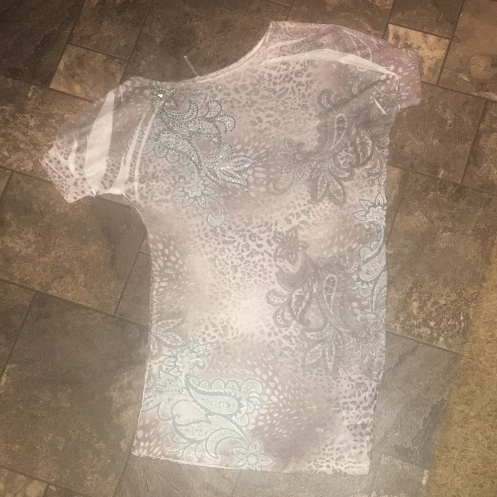 Super cute swoop neck shirt!