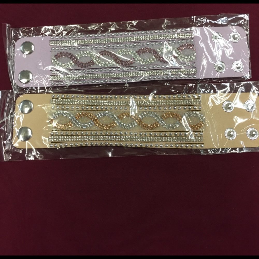 Leather 2017 new style bracelets has Diamonds on