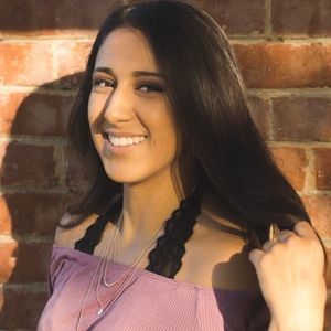 Meet your Posher, Alexis