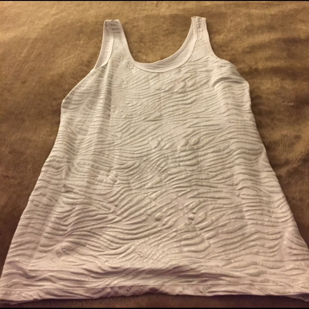 Super cute silver matalic tank! FINAL!!