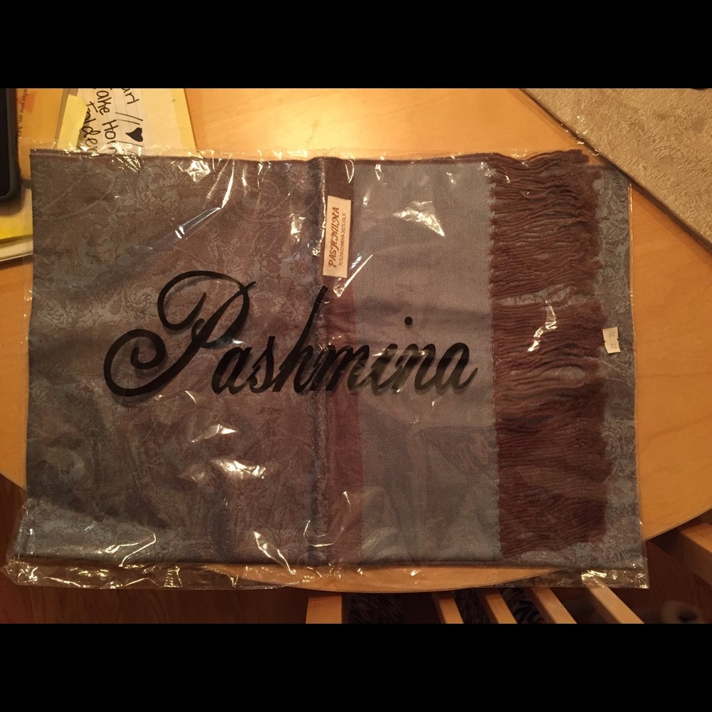 Pashmina scarf