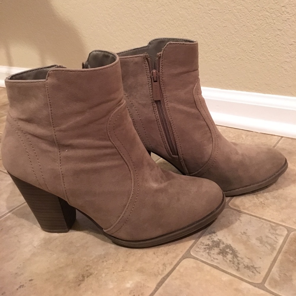 LAST CHANCE MOVING SALE- Breckelle's Ankle Boots