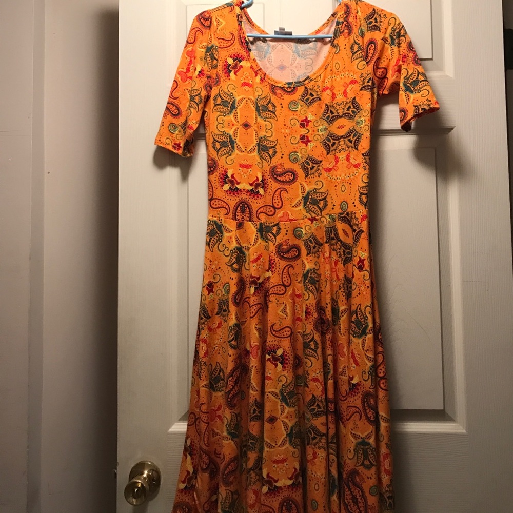 LulaRoe Nicole, honey orange/yellow paisley Medium