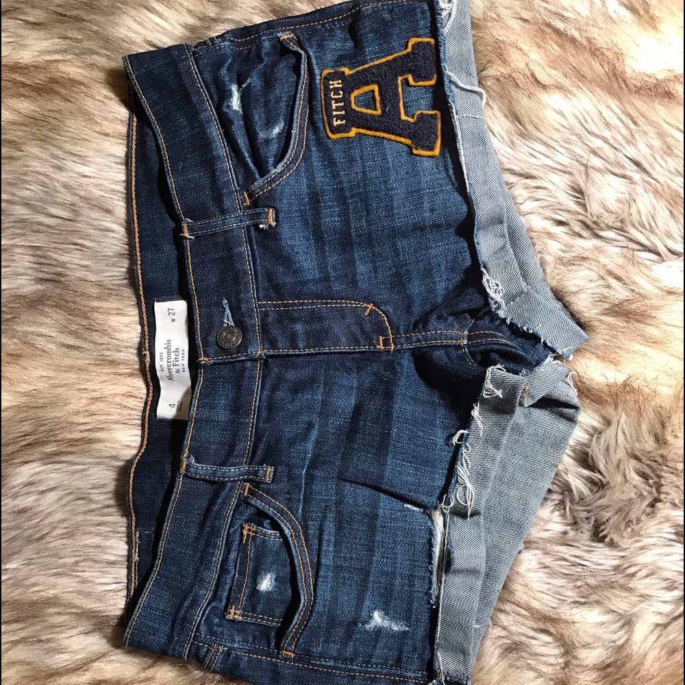ABERCROMBIE AND FITCH SHORTS