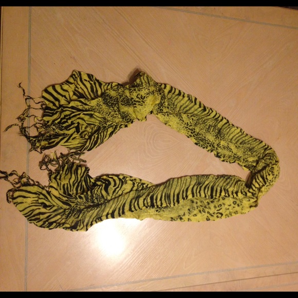 Yellow and Black Animal Print Scarf - Picture 2 of 4