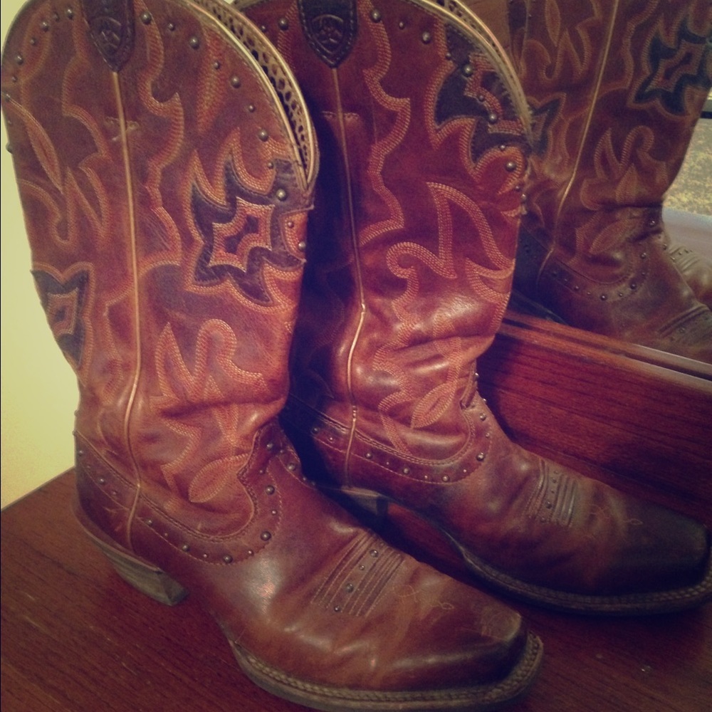 Ariat cowboy boots