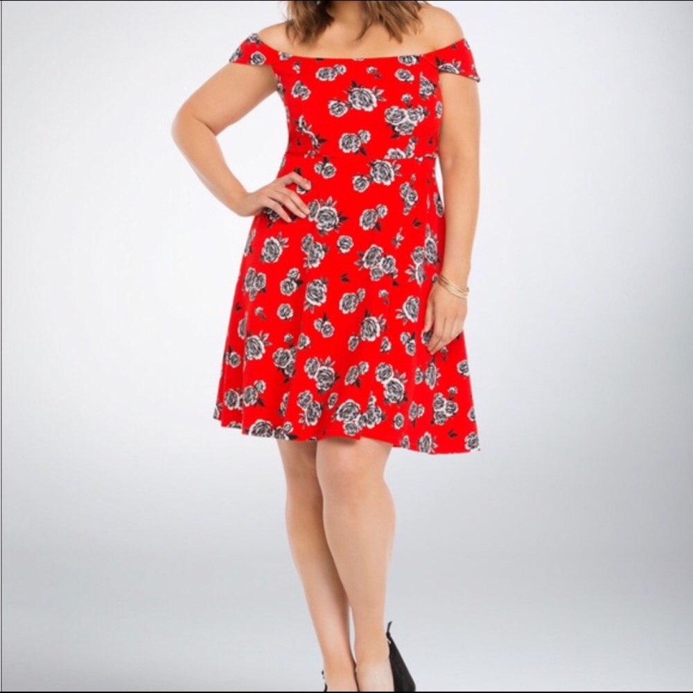 🌹6/20 HP🌹Torrid Cap Sleeve Floral Dress