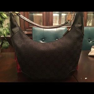Authentic Gucci shoulder bag