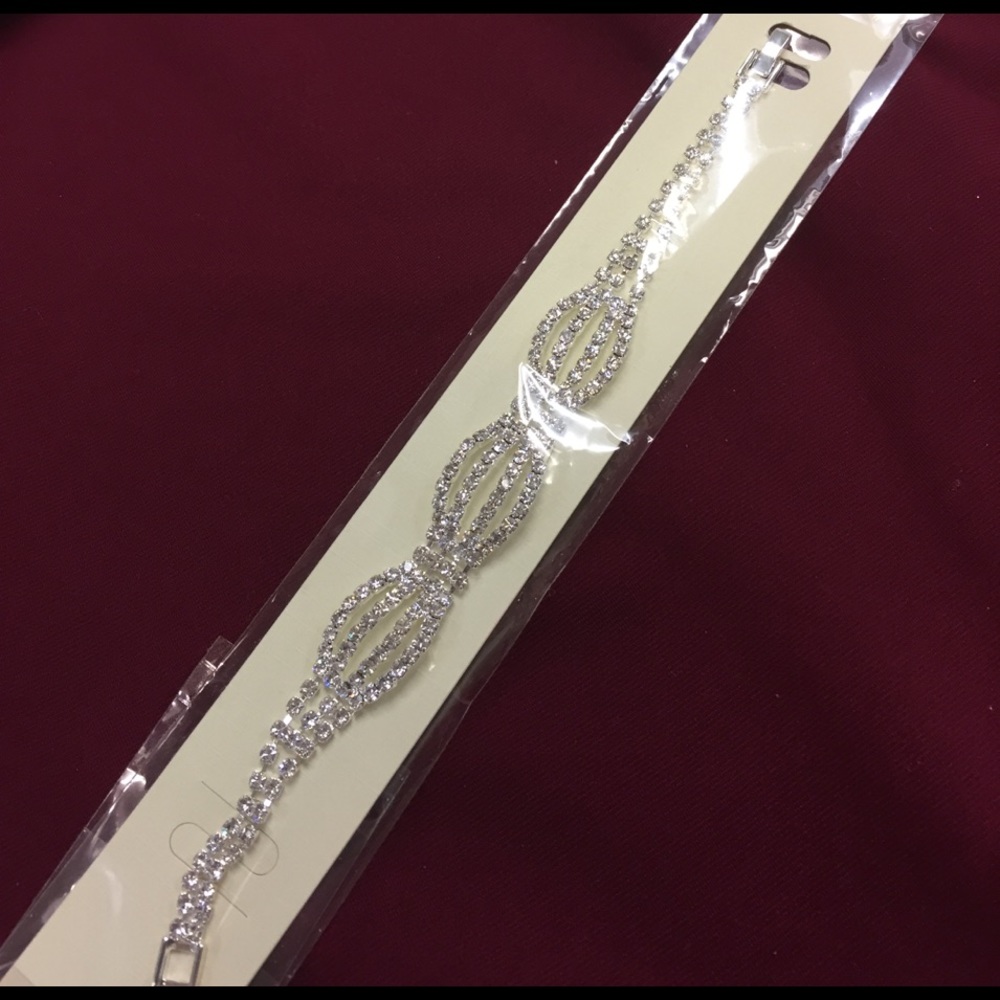 Bracelets - Picture 4 of 6