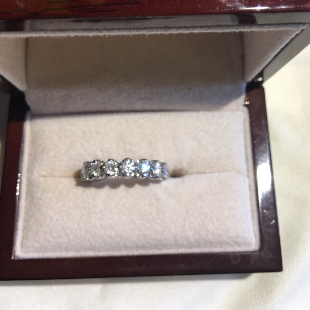 Diamond ring - Picture 3 of 6