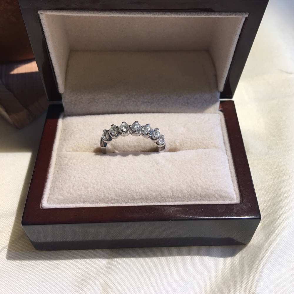 Diamond ring - Picture 2 of 6
