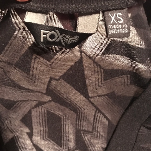 FOX V-neck Shirt - Picture 4 of 4