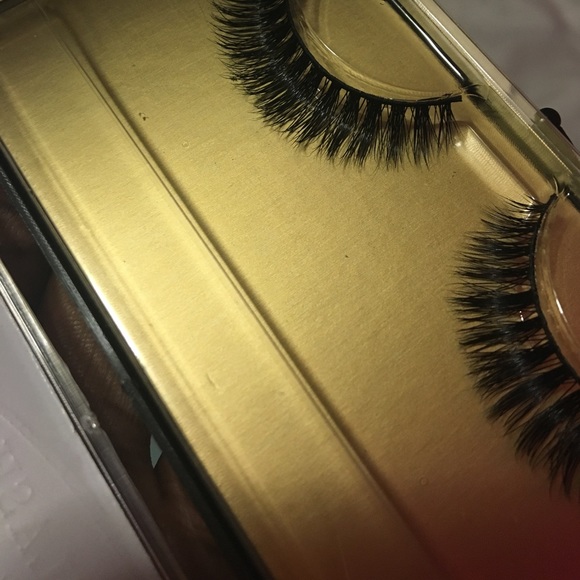 Mink Eyelashes - Picture 2 of 4