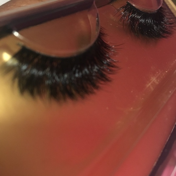 Mink Eyelashes - Picture 3 of 4