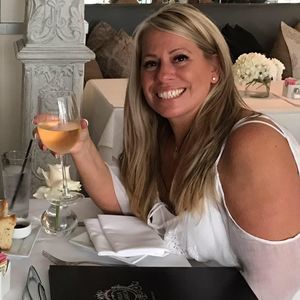 Meet your Posher, Debra