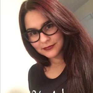 Meet your Posher, Damelis