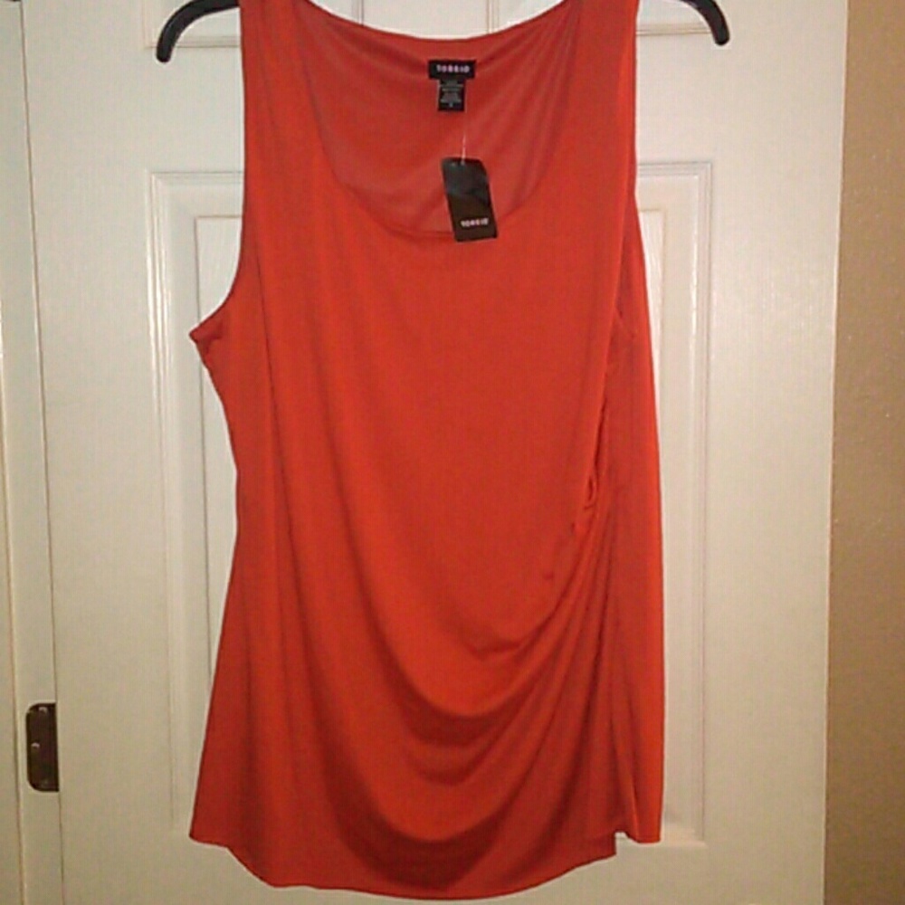 Torrid NWT red top size 3