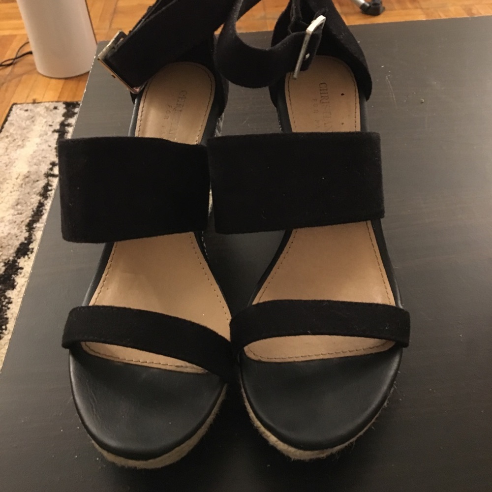 Black medium wedges